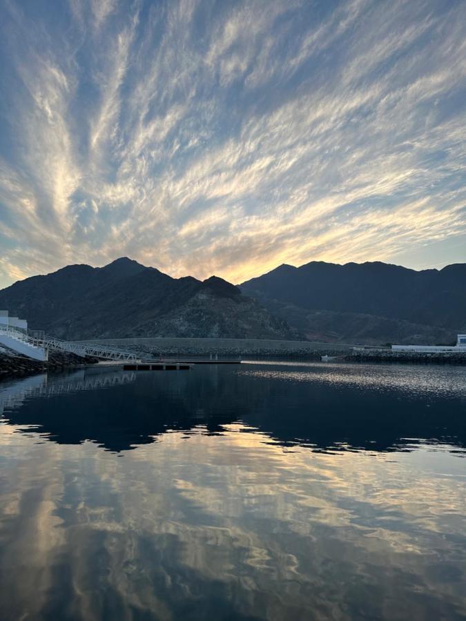 Al Dana Sea View Villa Fudżajra Zewnętrze zdjęcie
